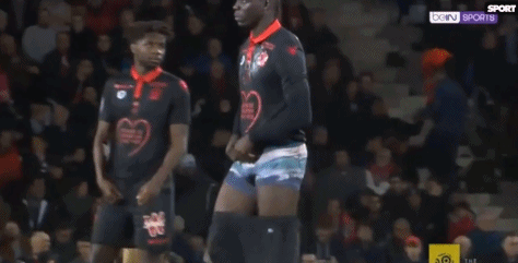 鲁尼：马雷斯卡言论与萨拉赫情况相似，他应该尊重俱乐部老板（鲁尼谈马雷斯卡：言论与萨拉赫相似，应尊重俱乐部老板）