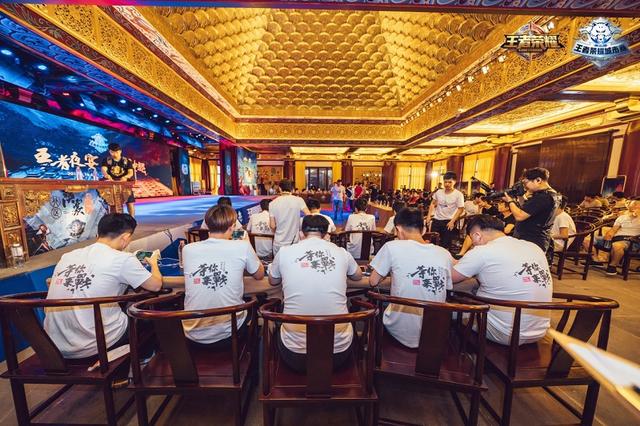 sasi Rambo 完美地击败了 Anyone's Legend ，在 16 分钟时处于劣势，落后 1w。 LGD Gaming 击溃并赢得了第一场比赛