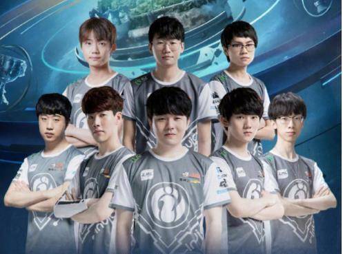 着众多羽毛 着众多羽毛